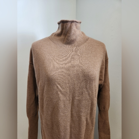 Wilfred Cyprie Dress. 100% Merino Wool - Picture 5 of 8